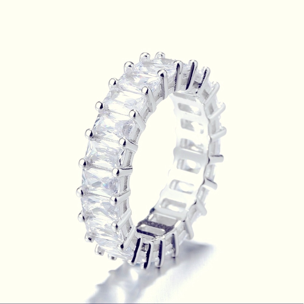 Moissanite Baguette Diamond Band